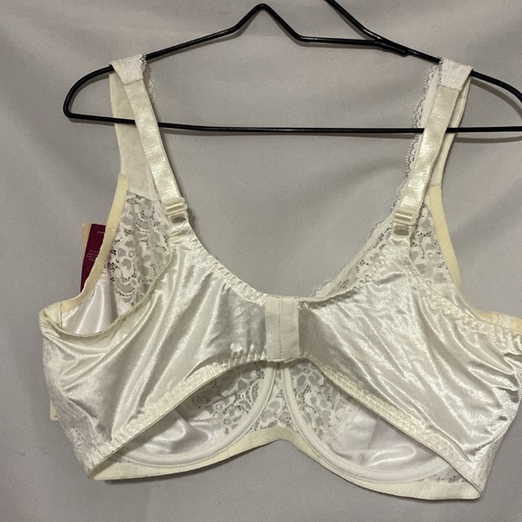 NWT PLAYTEX SECRETS LACE UNDERWIRE BRA SIZE 44DD Elegant BEIGE Lace Bra - Picture 9 of 12